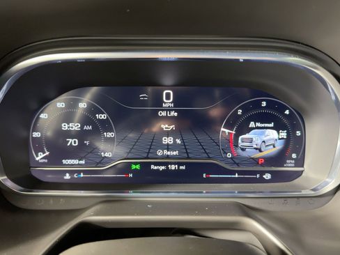 Used 2024 GMC Yukon SLT w/ SLT Luxury Package image 15