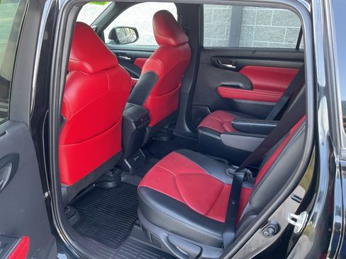 Used 2021 Toyota Highlander XSE AWD/4WD image 36
