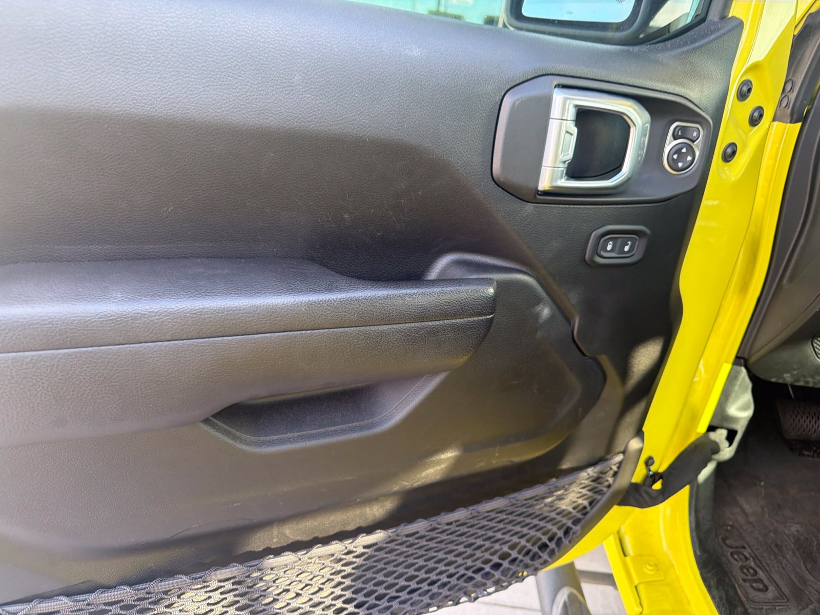 Used 2023 Jeep Wrangler Unlimited Rubicon 4xe AWD/4WD image 13