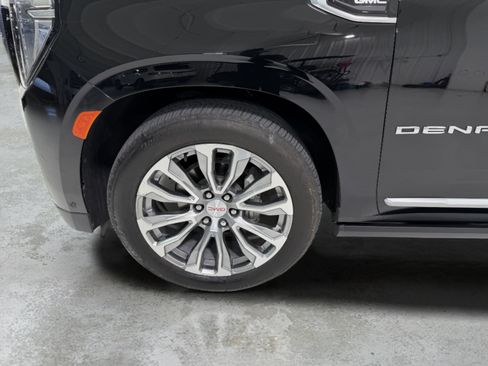 Used 2024 GMC Yukon Denali w/ Denali Reserve Package AWD/4WD image 9