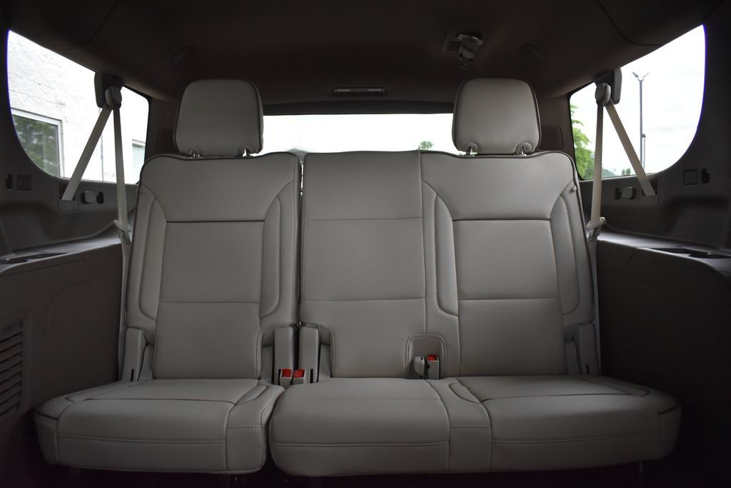 Used 2026 GMC Yukon XL Denali w/ Sun & Power Step Package AWD/4WD image 15