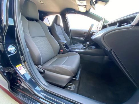 Used 2019 Toyota Corolla SE w/ Protection Package FWD image 18