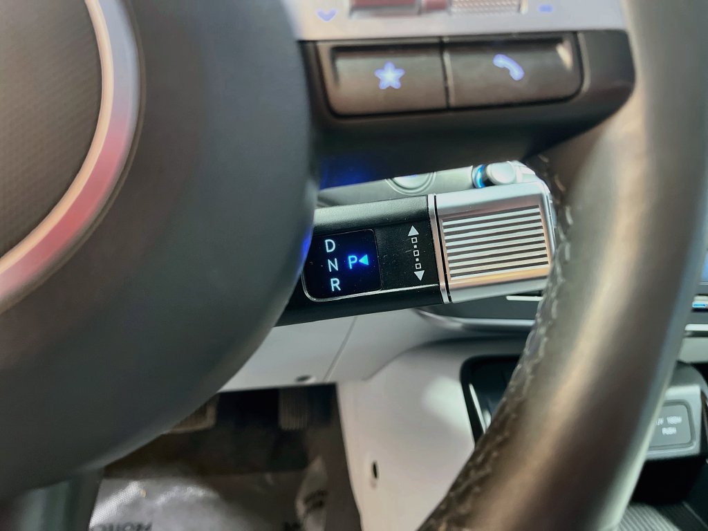 Used 2025 Hyundai Kona Limited AWD/4WD image 17