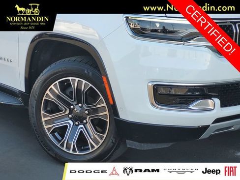 Certified 2024 Jeep Wagoneer Series II w/ Flexible Seating Group RWD image 3