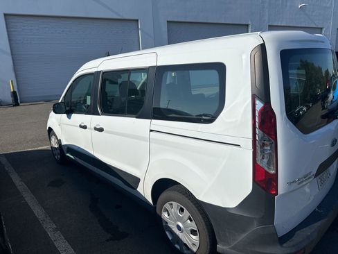 Used 2022 Ford Transit Connect XL image 3