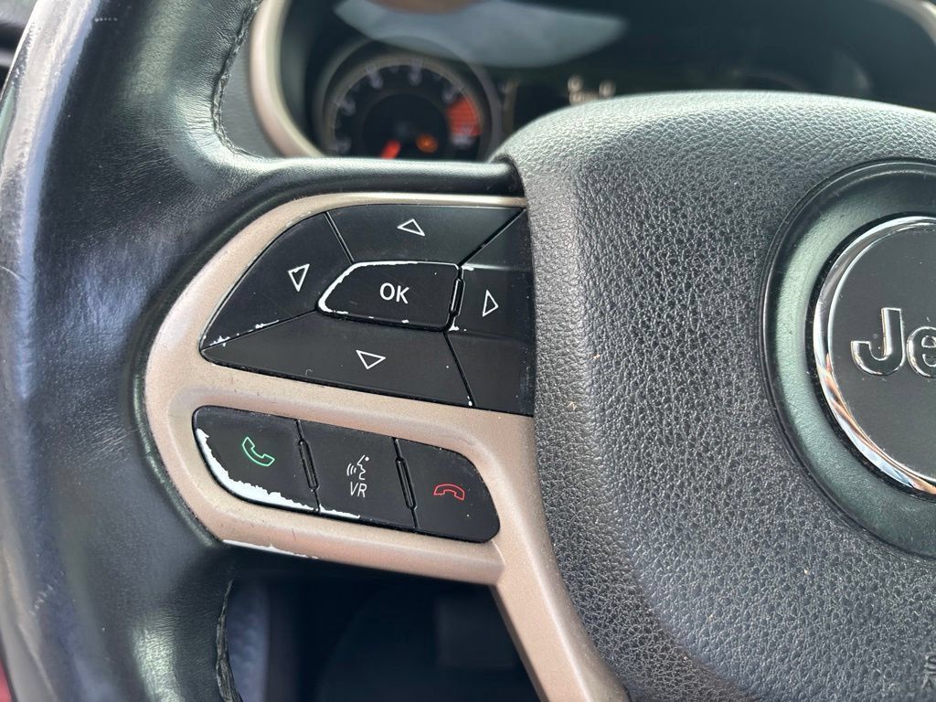 Used 2017 Jeep Cherokee Latitude FWD image 18