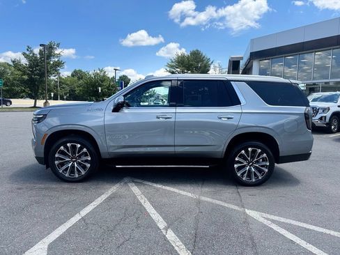 Used 2026 Chevrolet Tahoe High Country w/ Sun And Tow Package AWD/4WD image 2