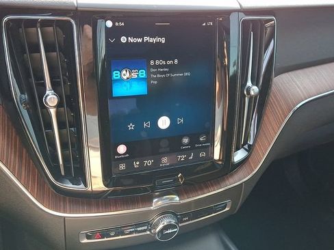 Certified 2023 Volvo XC60 B5 Plus w/ Climate Package AWD/4WD image 17