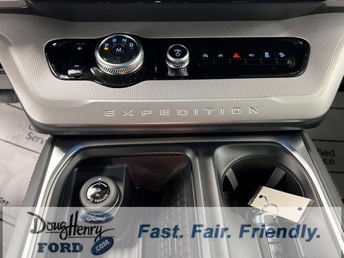 New 2025 Ford Expedition Active image 50