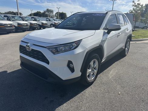 Used 2021 Toyota RAV4 XLE image 5