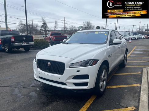 Used 2018 Jaguar F-PACE Premium image 4