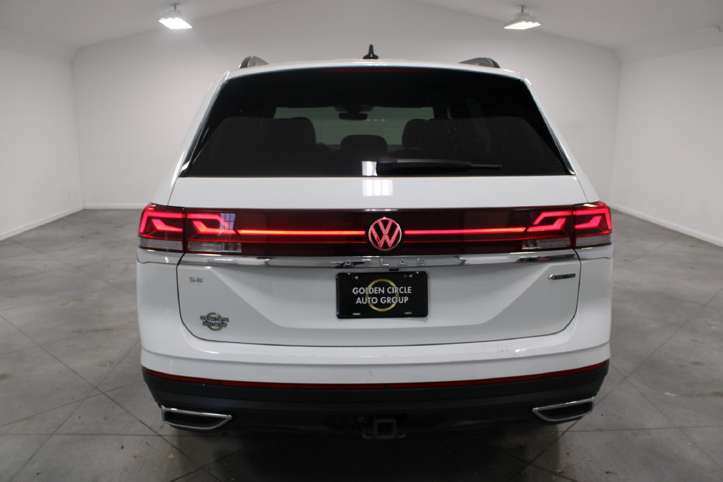 Used 2025 Volkswagen Atlas SE AWD/4WD image 8