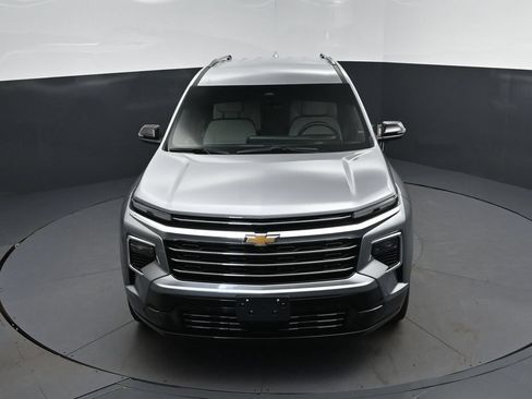 Used 2025 Chevrolet Traverse High Country w/ LPO, Floor Liner Package FWD image 36