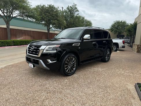 Used 2022 Nissan Armada Platinum w/ Captain's Chairs Package RWD image 12