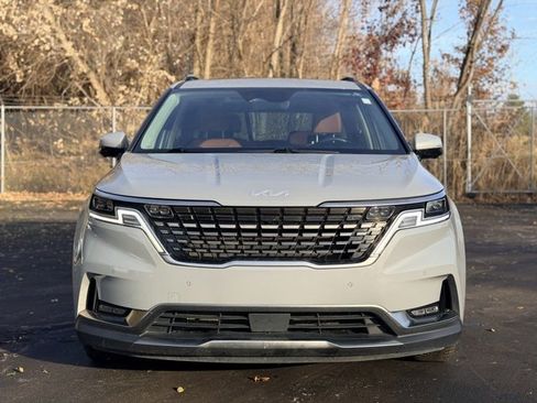 Used 2024 Kia Carnival SX Prestige image 2