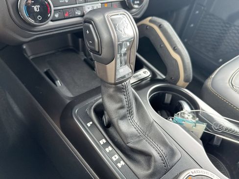Used 2025 Ford Bronco Badlands AWD/4WD image 18