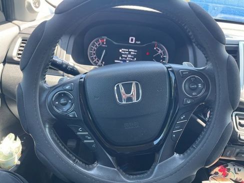 Used 2017 Honda Pilot Touring image 14