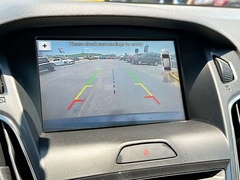 Used 2018 Ford Focus SEL FWD image 23