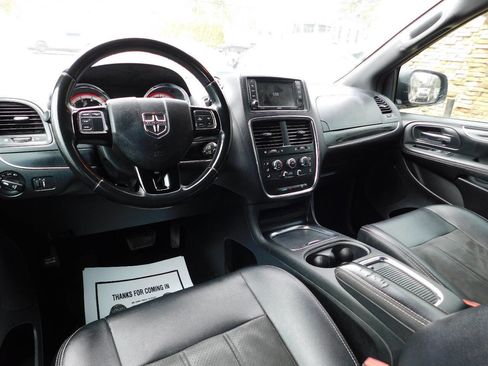 Used 2019 Dodge Grand Caravan SXT w/ Blacktop Package image 23