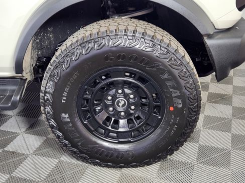 New 2026 Ford Bronco Outer Banks w/ Sasquatch Package image 9