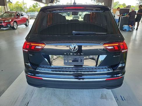 Used 2022 Volkswagen Tiguan SE AWD/4WD image 5