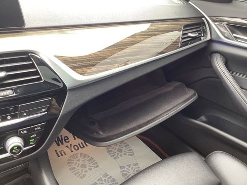 Used 2020 BMW 530i xDrive w/ Convenience Package image 47
