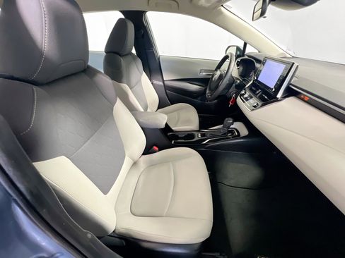 Used 2021 Toyota Corolla LE image 30