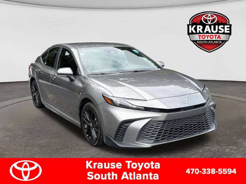 Used 2025 Toyota Camry SE FWD image 1
