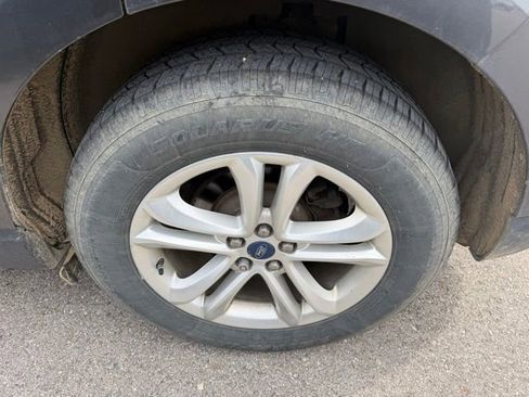 Used 2019 Ford Edge SEL w/ Equipment Group 201A AWD/4WD image 11
