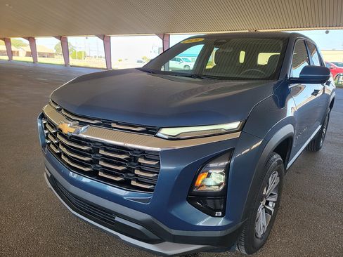 Used 2026 Chevrolet Equinox LT FWD image 3