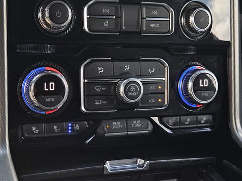 Used 2022 GMC Yukon Denali image 21