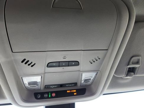 Used 2018 Chevrolet Equinox Premier AWD/4WD image 15