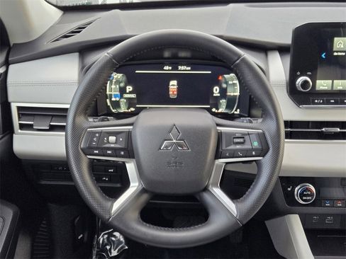 Used 2024 Mitsubishi Outlander SEL Black Edition image 14