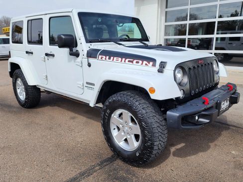 Used 2017 Jeep Wrangler Unlimited Rubicon AWD/4WD image 2