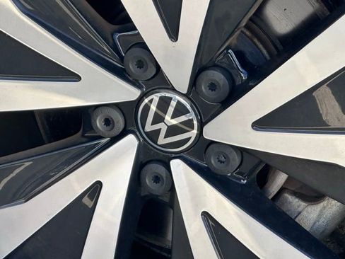 Used 2022 Volkswagen Taos SE image 14