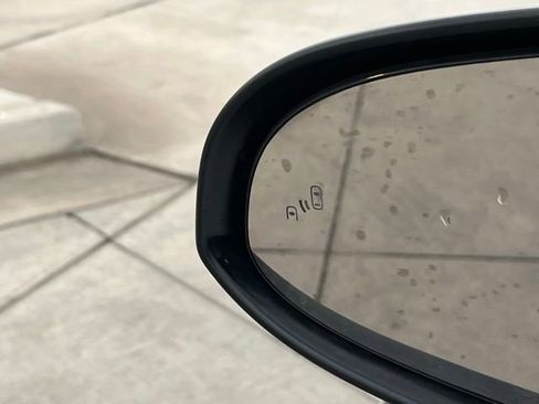 Used 2021 Toyota C-HR XLE image 15