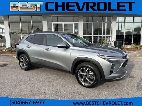 Used 2025 Chevrolet Trax LT w/ LT Convenience Package image 1