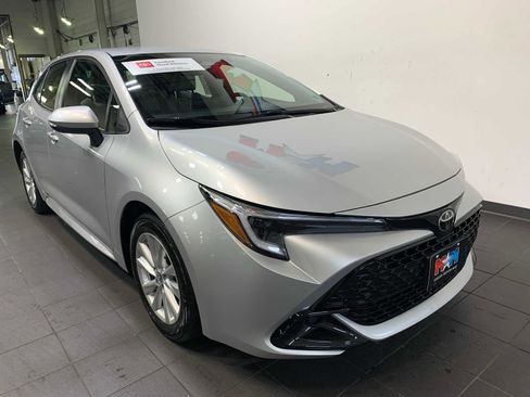 Certified 2024 Toyota Corolla SE w/ SE Package image 2