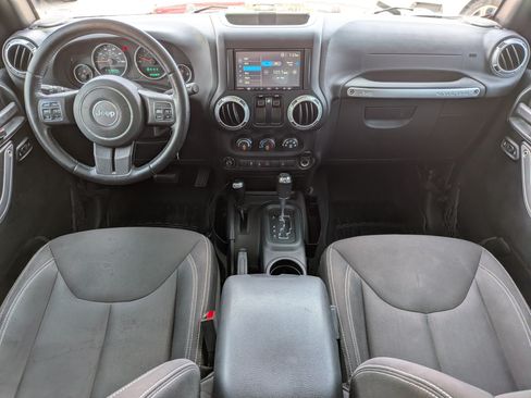Used 2015 Jeep Wrangler Sahara w/ Connectivity Group AWD/4WD image 14