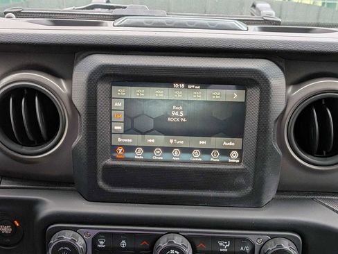 Used 2023 Jeep Wrangler Unlimited w/ Cold Weather Group image 28