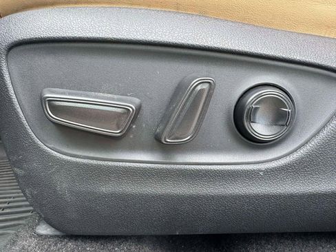 Used 2023 Toyota RAV4 XLE Premium image 14