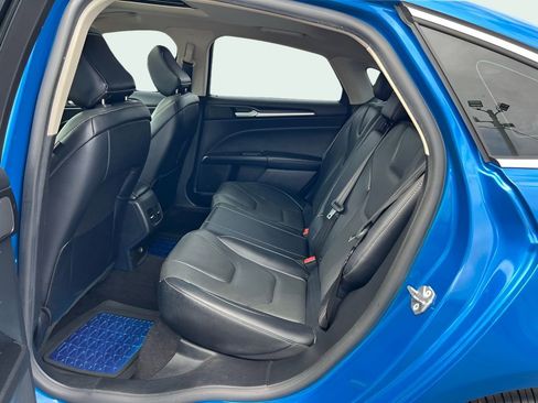 Used 2020 Ford Fusion Titanium image 12