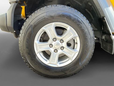 Used 2020 Jeep Wrangler Sport image 15
