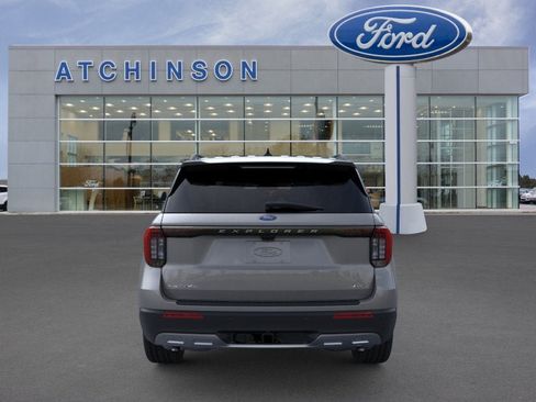 Used 2026 Ford Explorer Active w/ Active Comfort Package AWD/4WD image 5