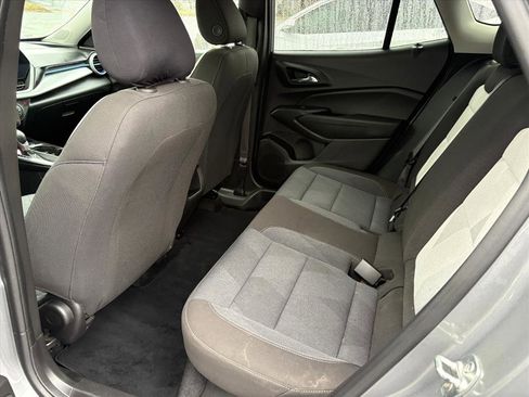 Used 2024 Chevrolet Trax LS w/ LS Convenience Package image 18