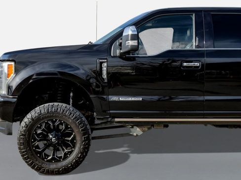 Used 2017 Ford F250 Platinum w/ Platinum Ultimate Package image 10