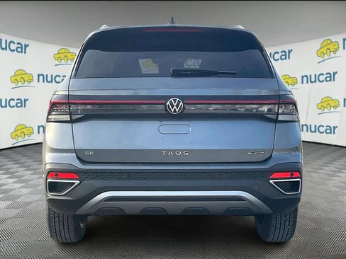 New 2026 Volkswagen Taos SE image 6