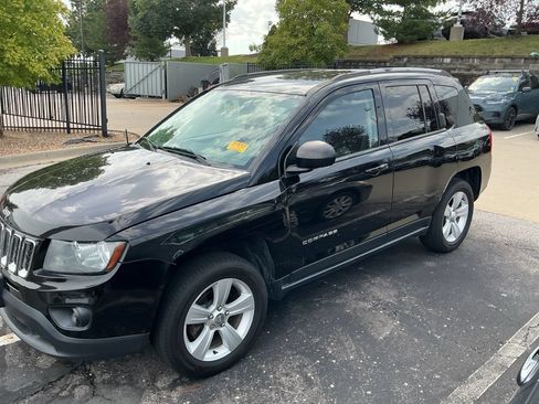 Used 2016 Jeep Compass Sport w/ Power Value Group AWD/4WD image 3