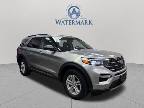 Used 2024 Ford Explorer XLT w/ Equipment Group 202A AWD/4WD image 9