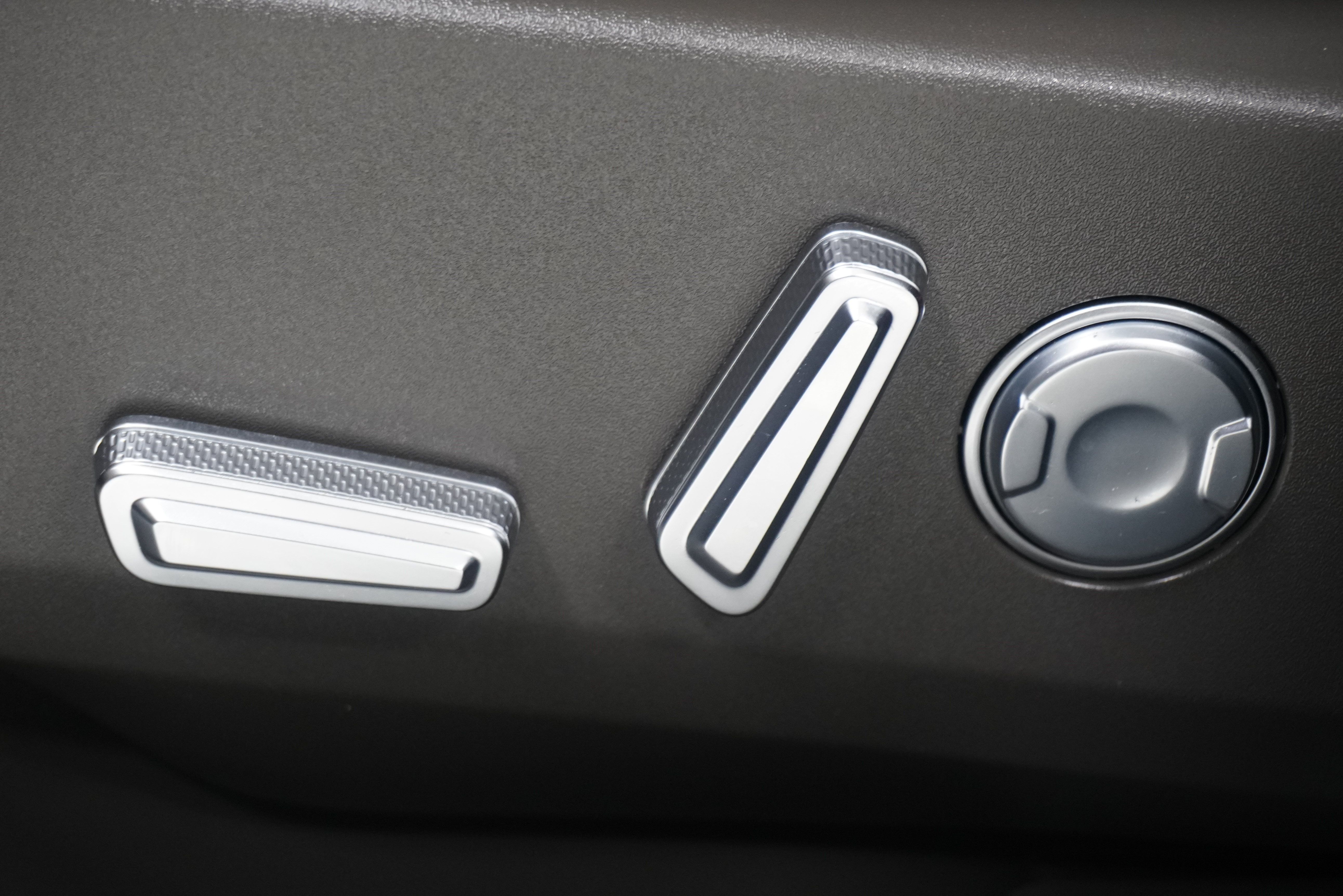 Used 2024 Lincoln Nautilus Premier AWD/4WD image 15